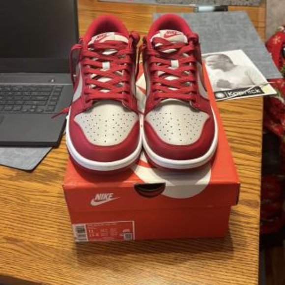 unlv dunks retail